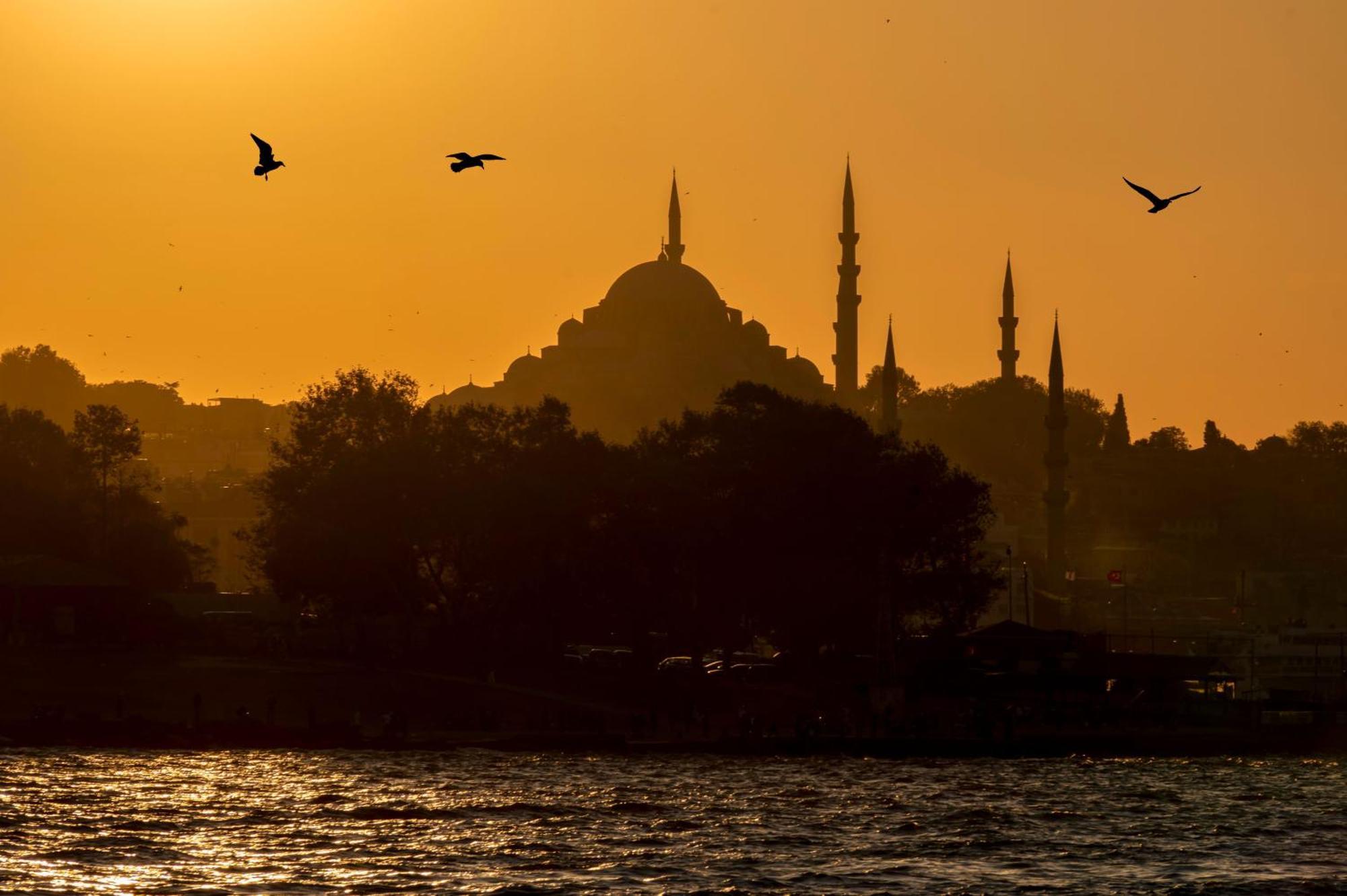 Pera Tulip Hotel & Spa Istanbul Exterior photo