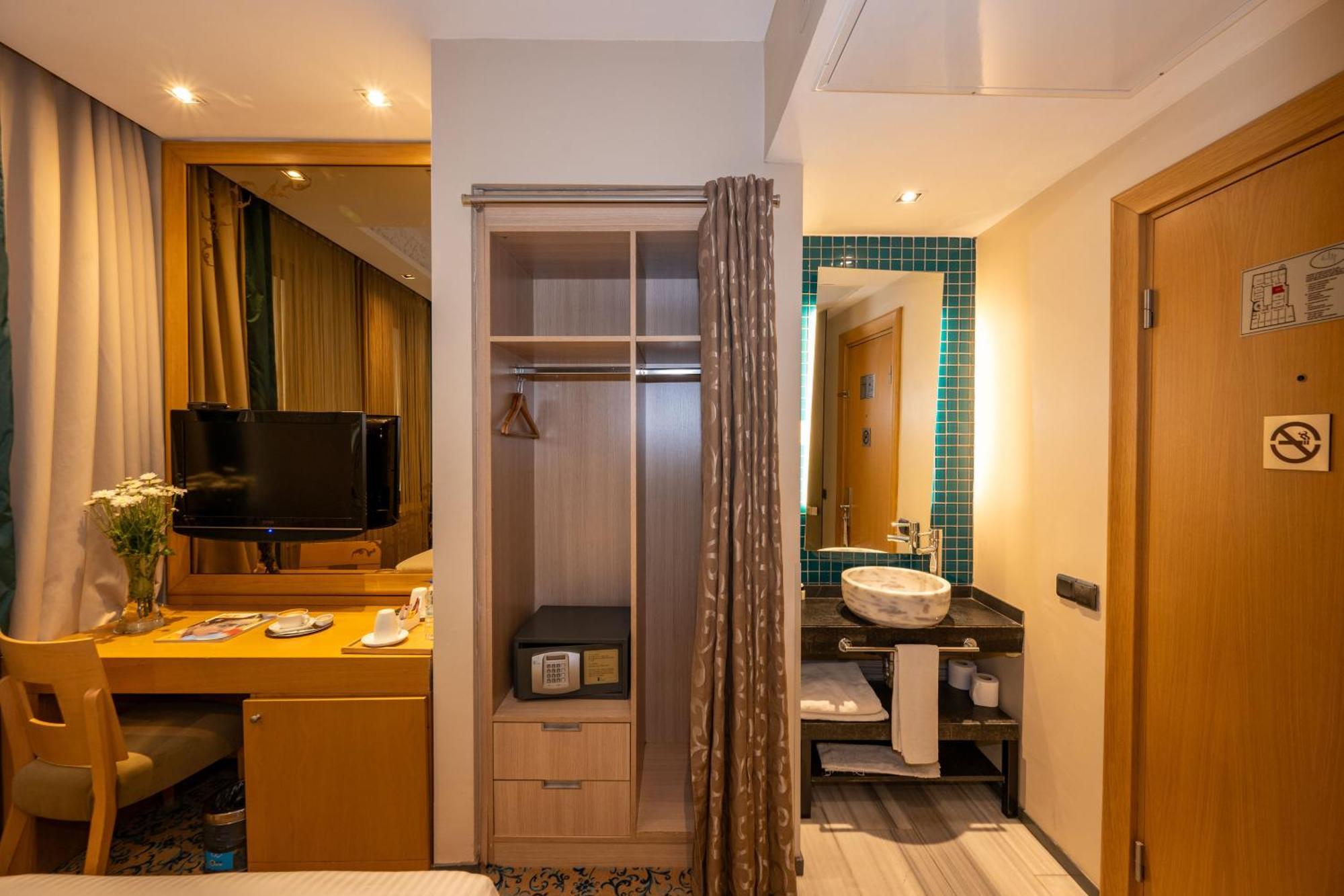 Pera Tulip Hotel & Spa Istanbul Exterior photo