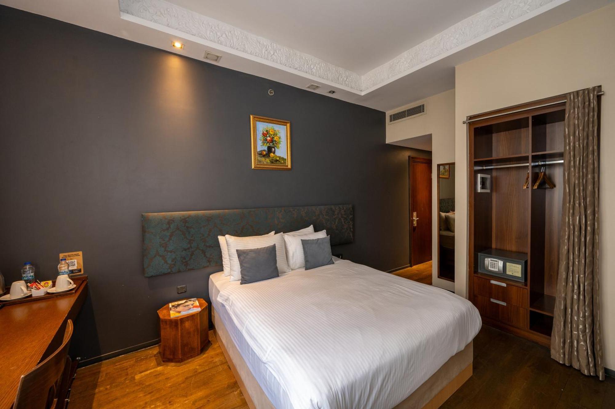 Pera Tulip Hotel & Spa Istanbul Exterior photo