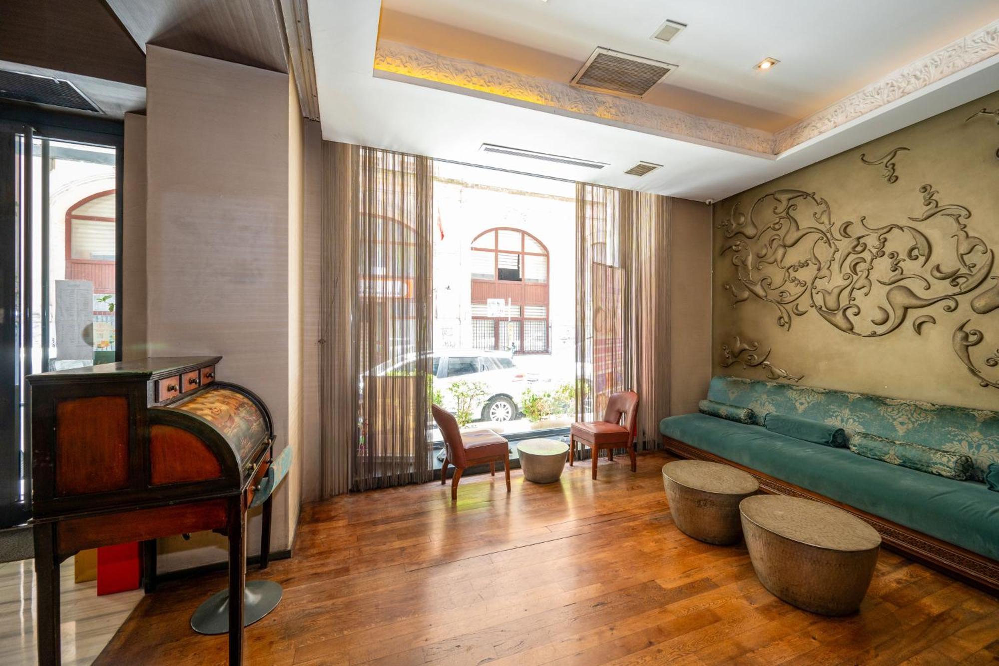 Pera Tulip Hotel & Spa Istanbul Exterior photo
