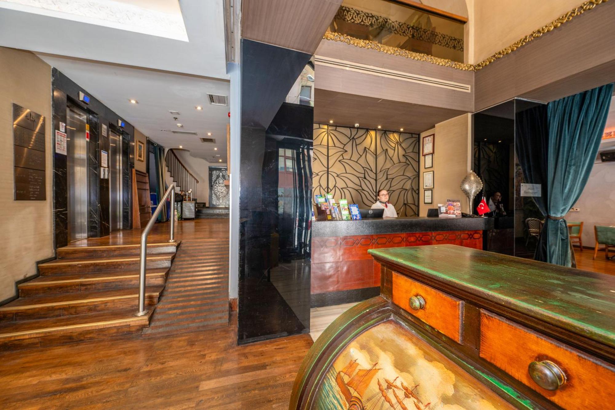 Pera Tulip Hotel & Spa Istanbul Exterior photo