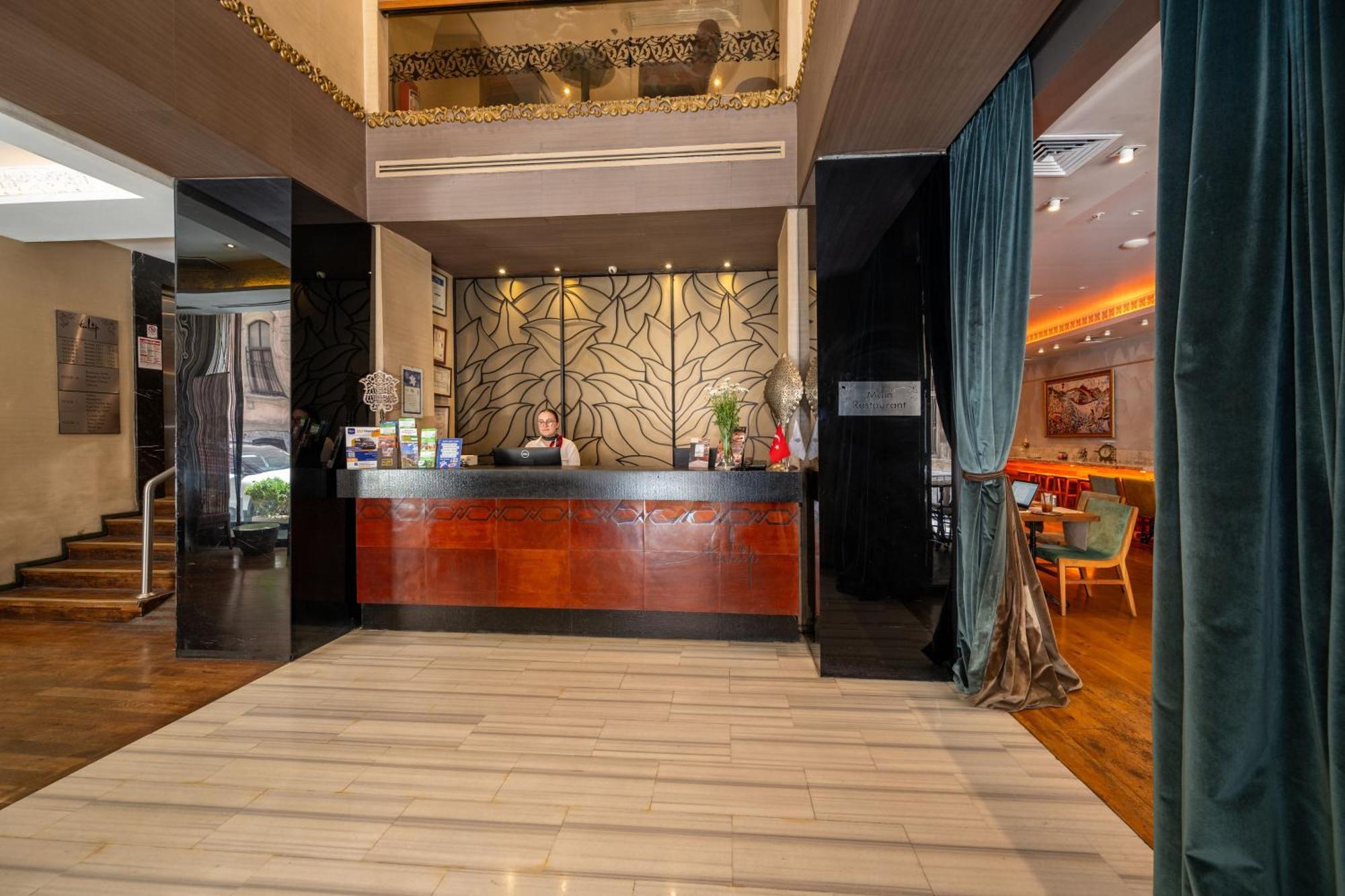 Pera Tulip Hotel & Spa Istanbul Exterior photo