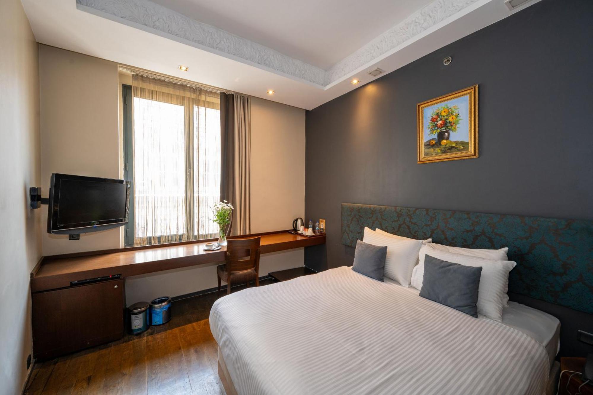 Pera Tulip Hotel & Spa Istanbul Exterior photo