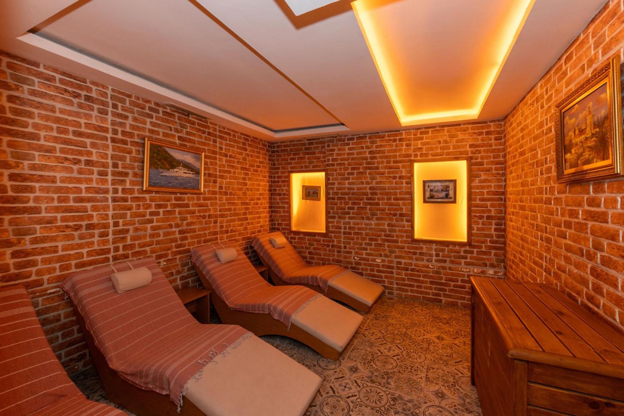 Pera Tulip Hotel & Spa Istanbul Exterior photo