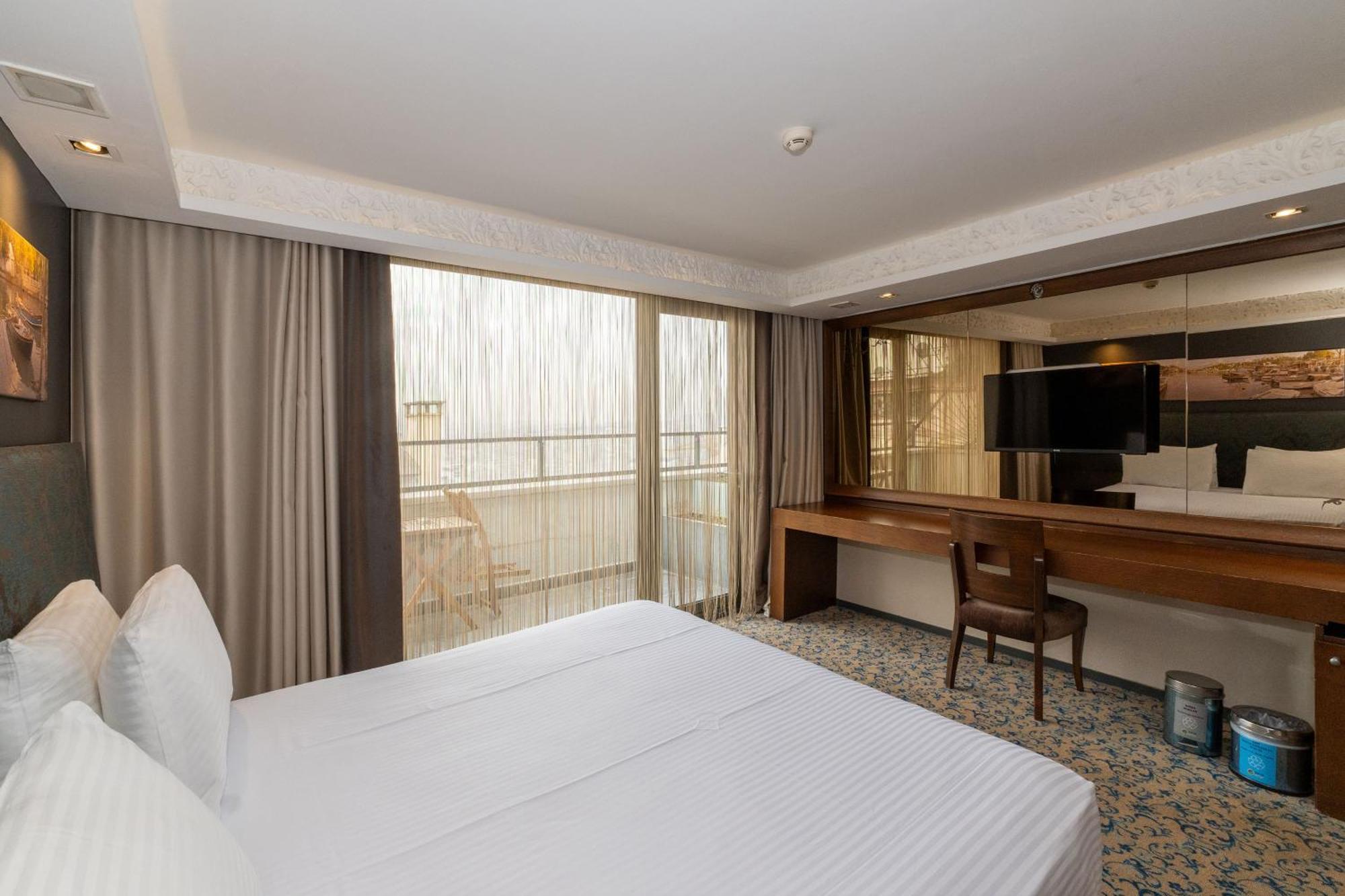 Pera Tulip Hotel & Spa Istanbul Exterior photo