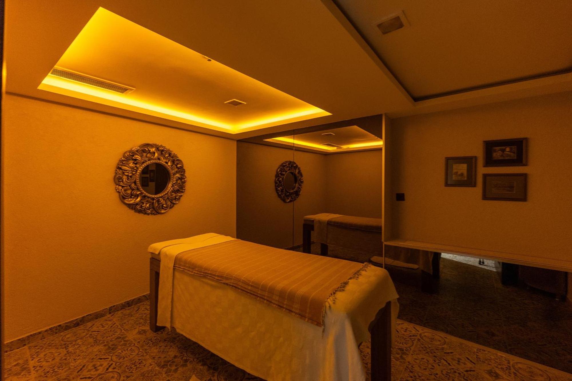 Pera Tulip Hotel & Spa Istanbul Exterior photo