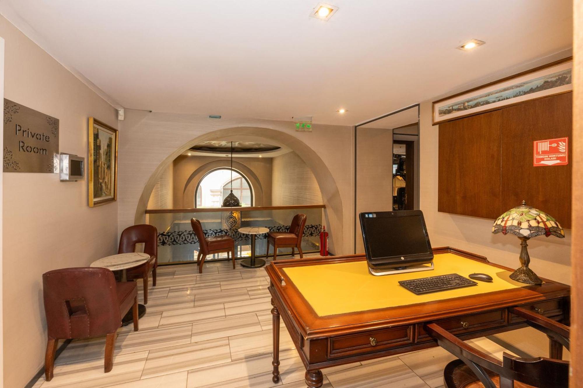 Pera Tulip Hotel & Spa Istanbul Exterior photo
