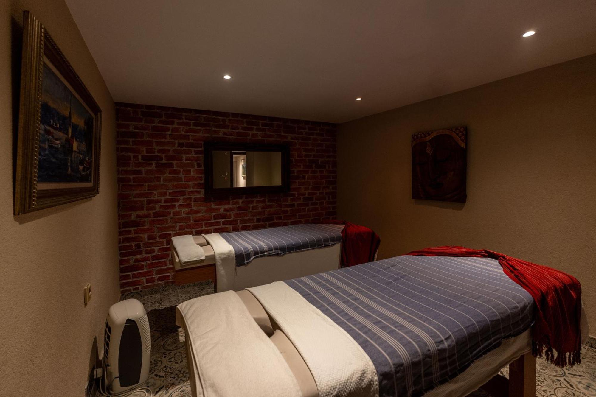 Pera Tulip Hotel & Spa Istanbul Exterior photo