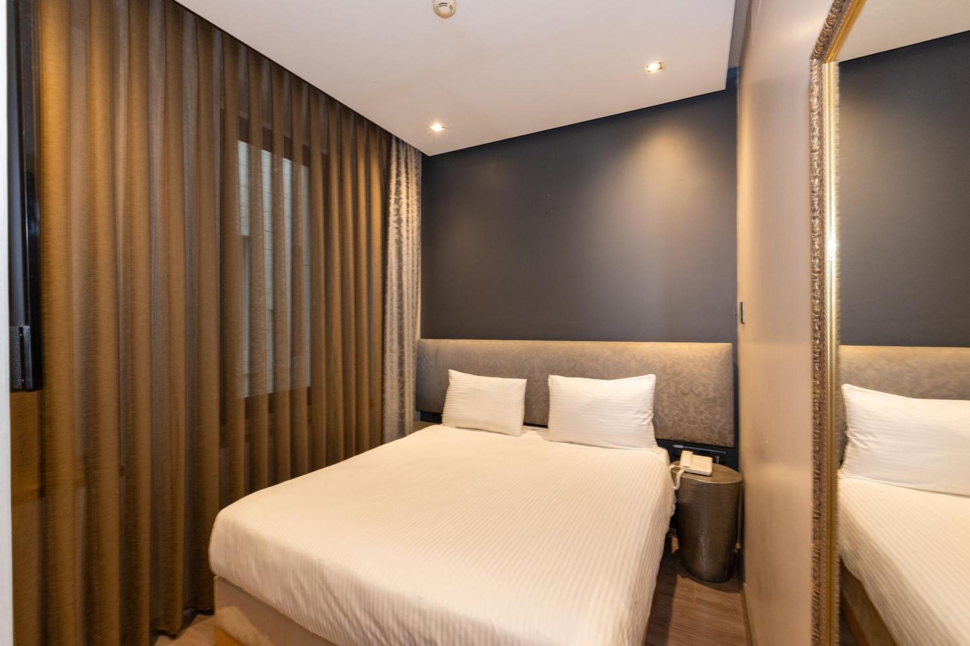 Pera Tulip Hotel & Spa Istanbul Exterior photo